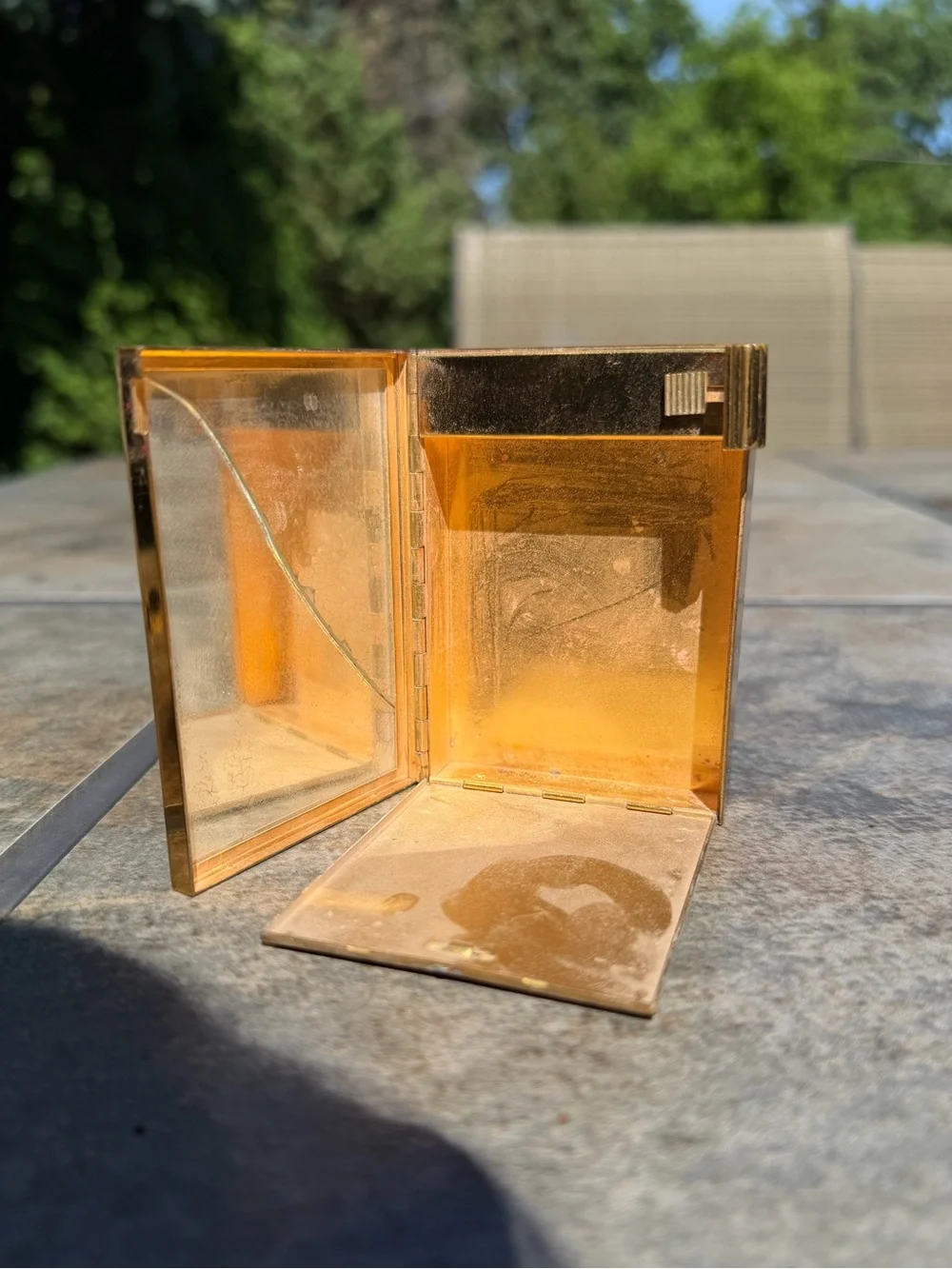 Volupte mirror broken